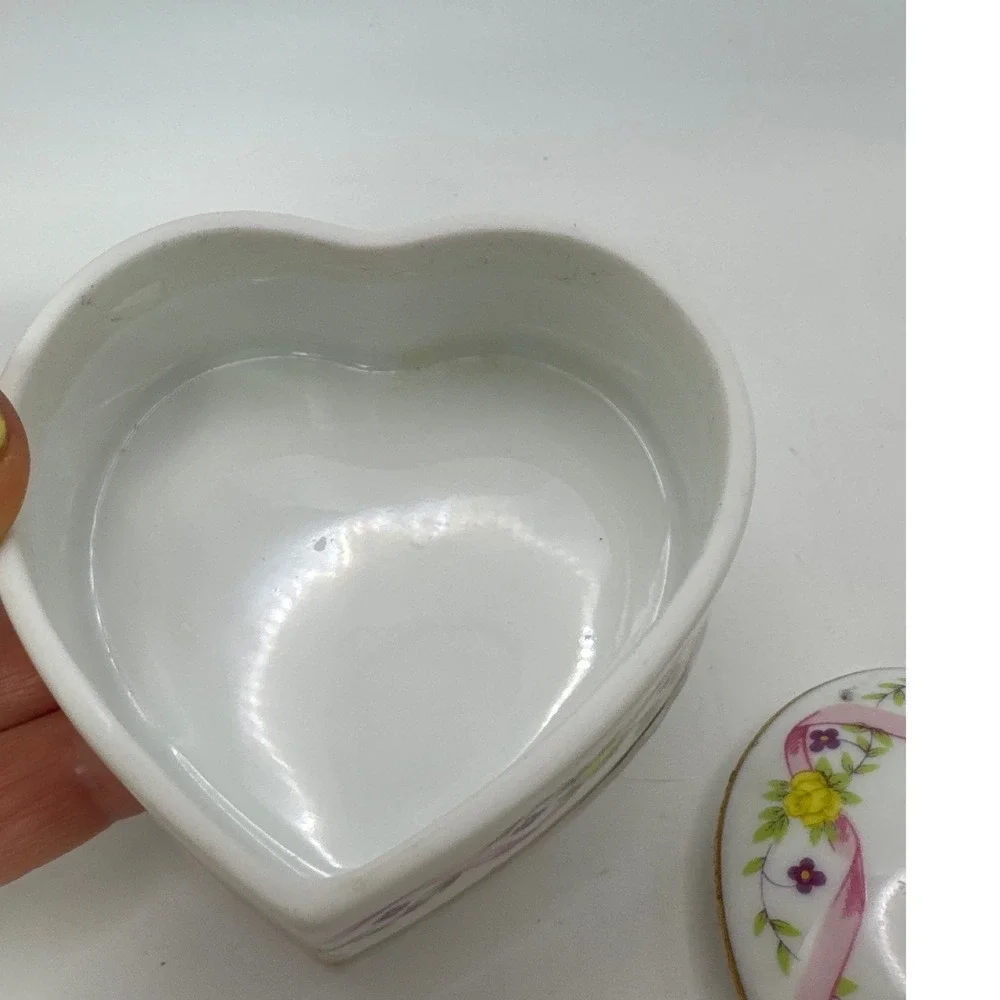 Vintage Lord & Taylor Heart Porcelain‎ Trinket Box Rose Bud Lid Made in Japan